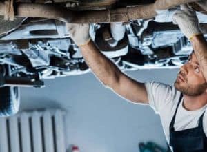 There are many ways to look for a luxury car mechanic. 